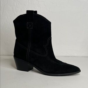 Lisa Vicky Sway Pointed Toe Bootie black size 7.5
